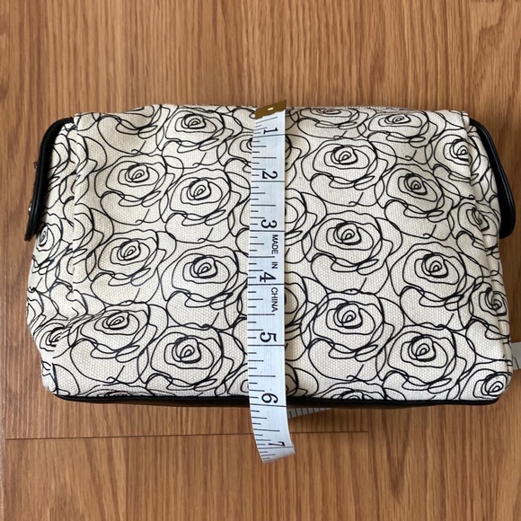 ❤️ Lancôme Rose Cosmetic Case and Makeup Bundle New - Picture 4 of 7